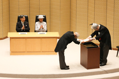   112th Award Ceremony  (Prof. Iwahashi Masaru)
